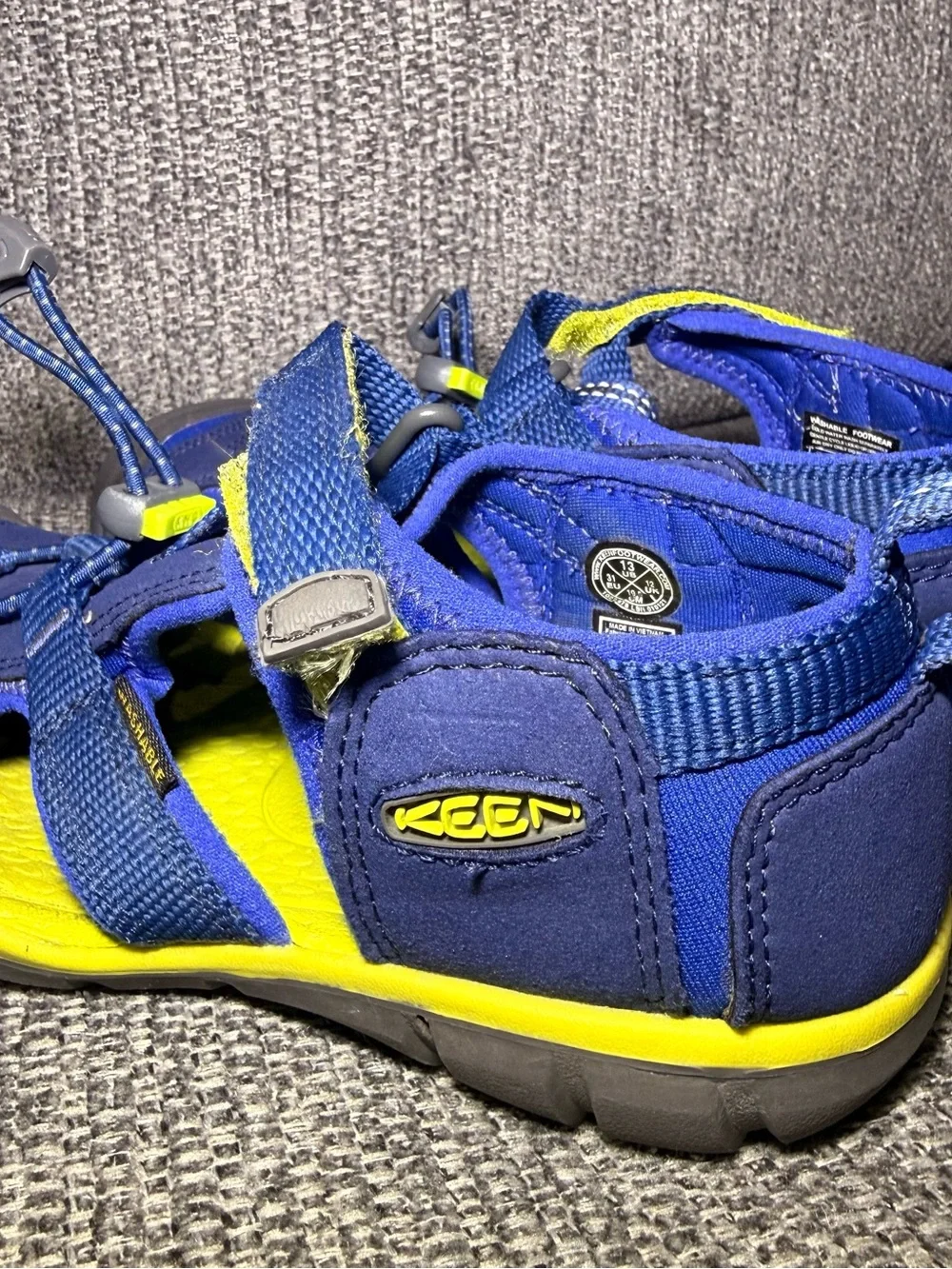 KEEN Kids' Seacamp II CNX sandals hiking Blue Depths / Chartreuse size 13